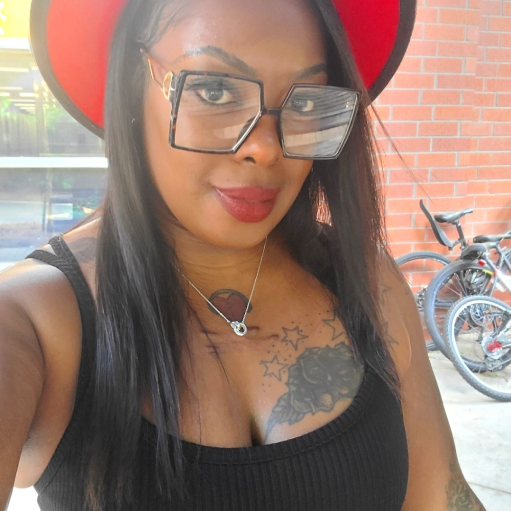 Meet your Posher, LaTanya